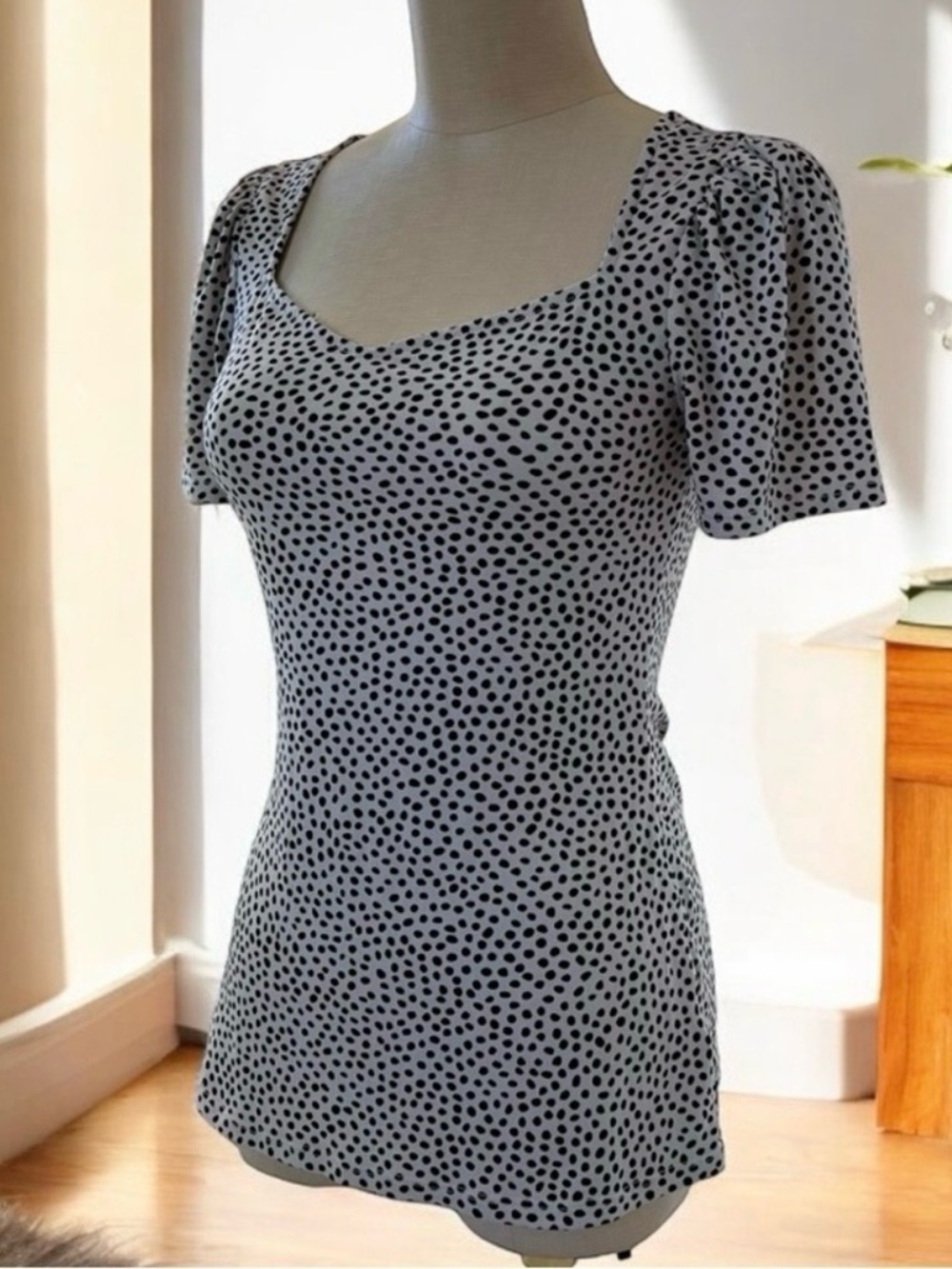 EXPRESS Top Puff Sleeve Polka Dot Sweetheart Neckline Black Gray XS
